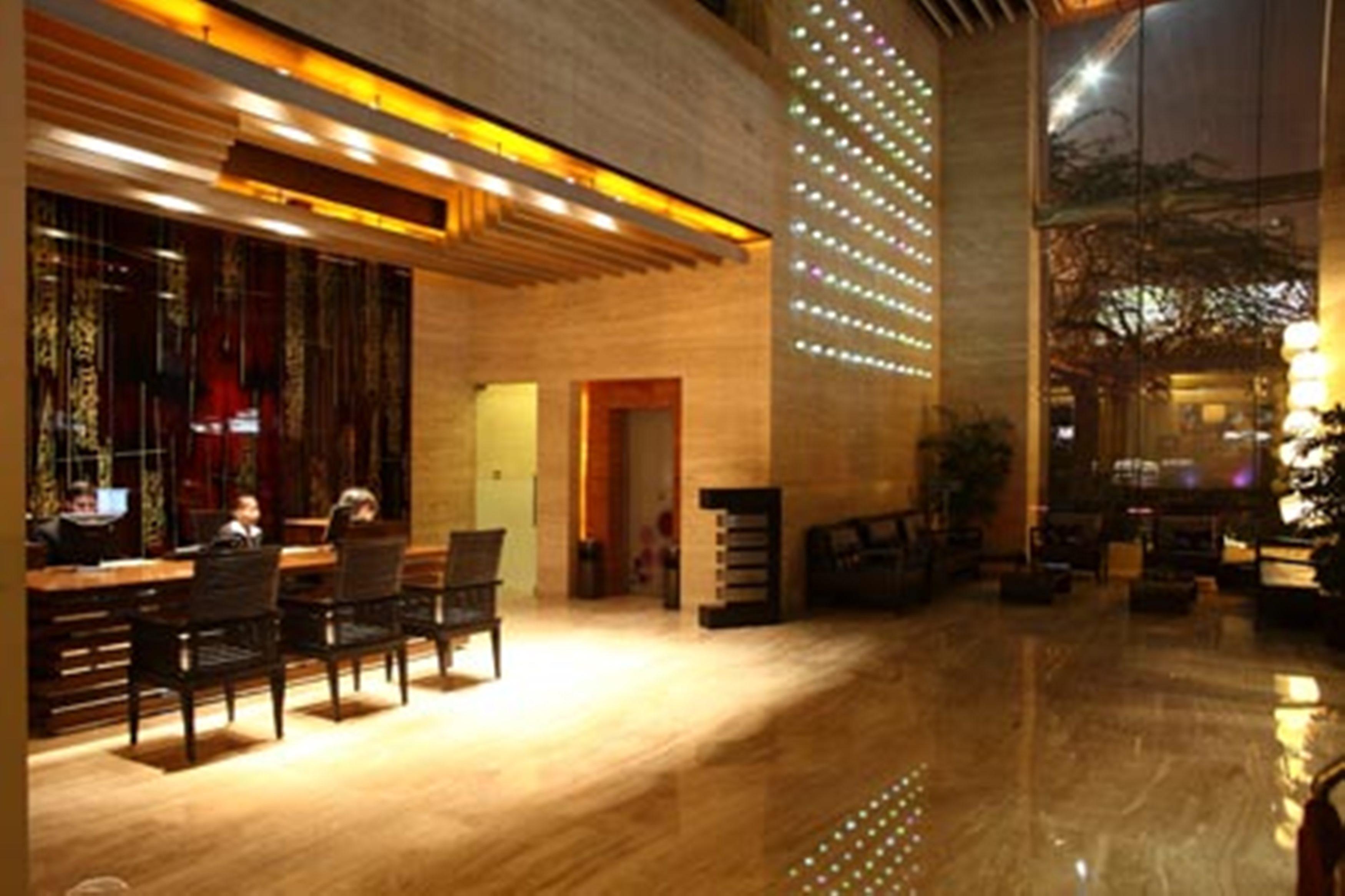 Mosaic Hotel, Нойда Інтер'єр фото