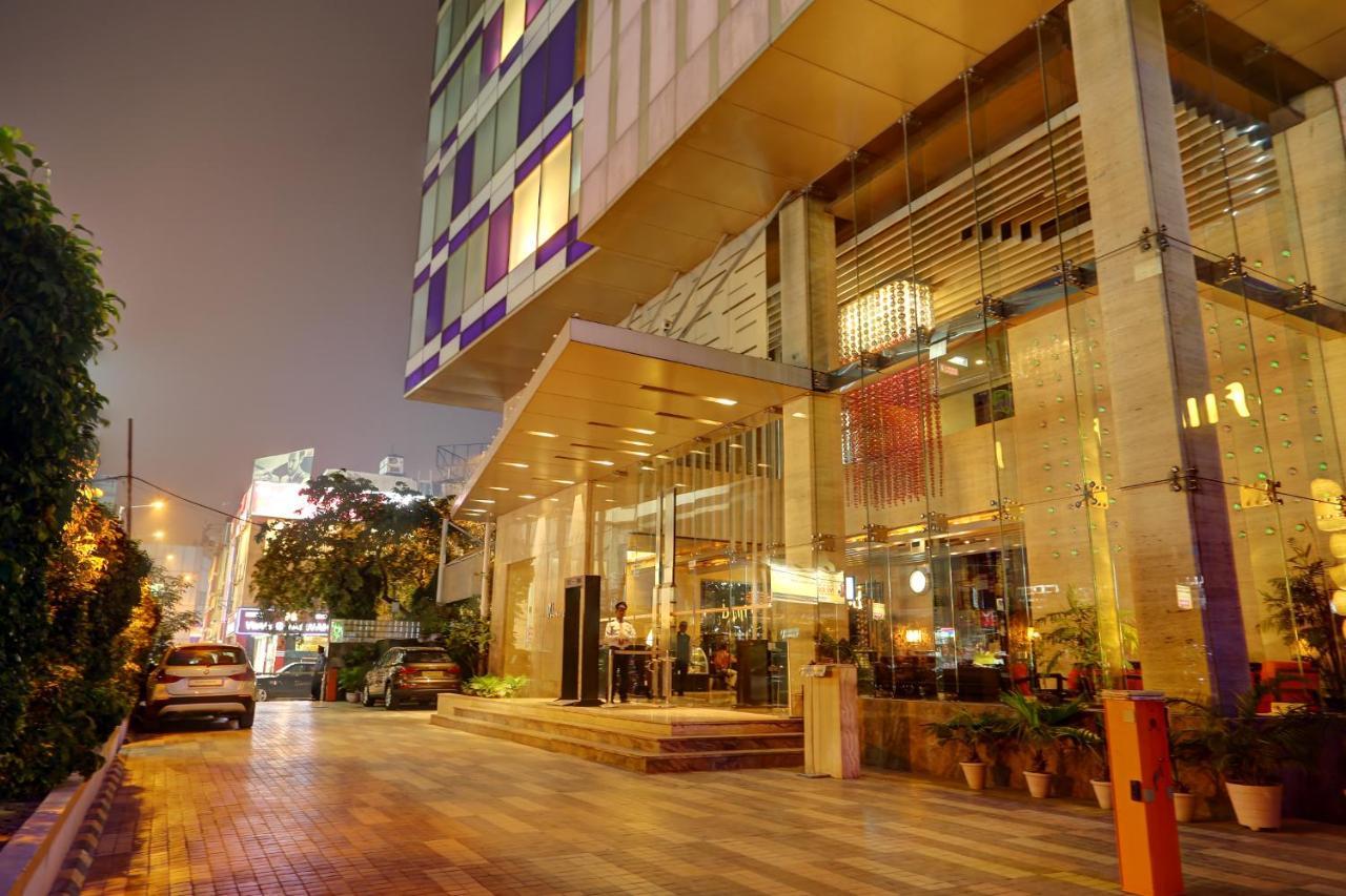 Mosaic Hotel, Нойда Екстер'єр фото