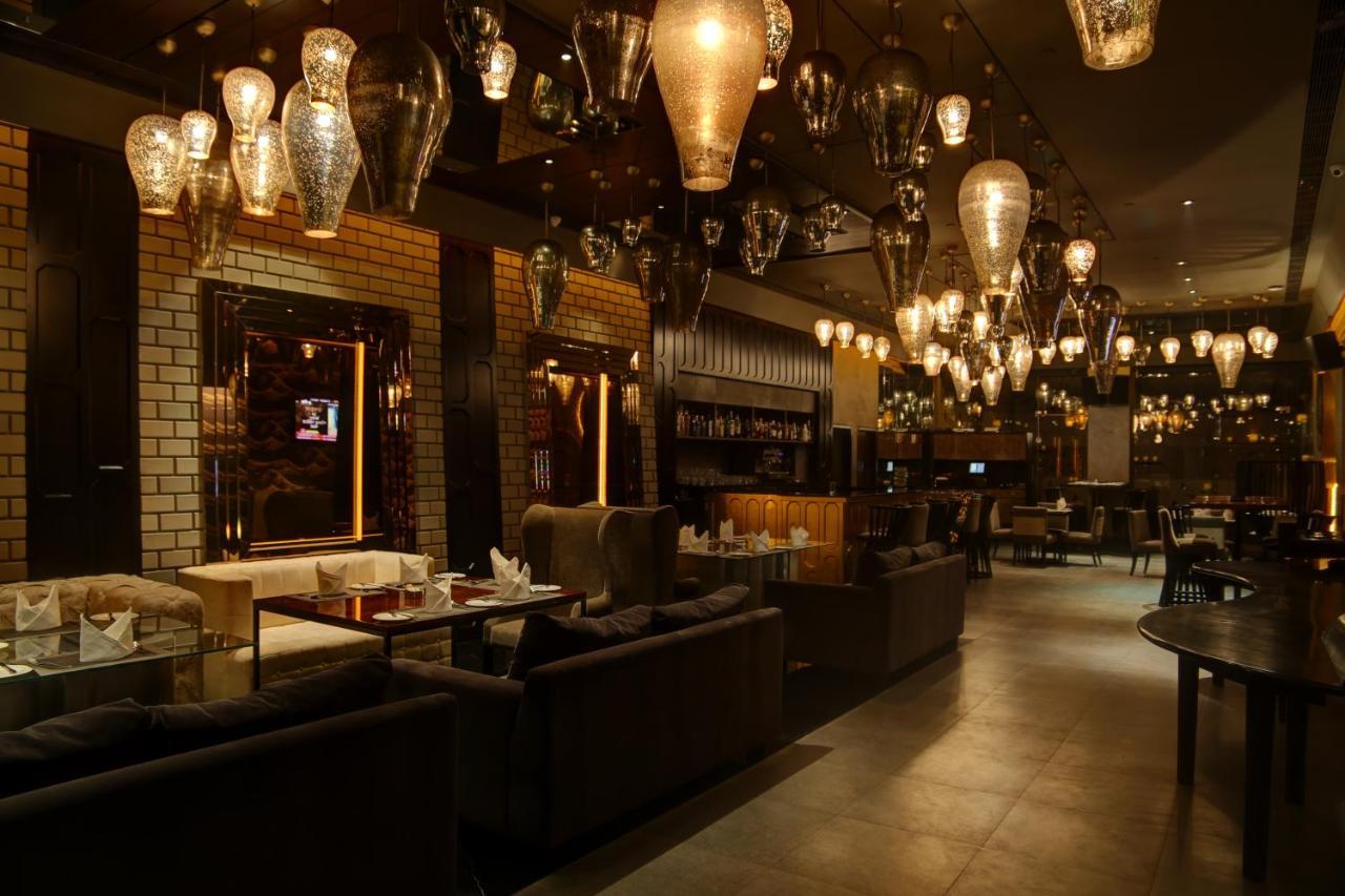 Mosaic Hotel, Нойда Екстер'єр фото