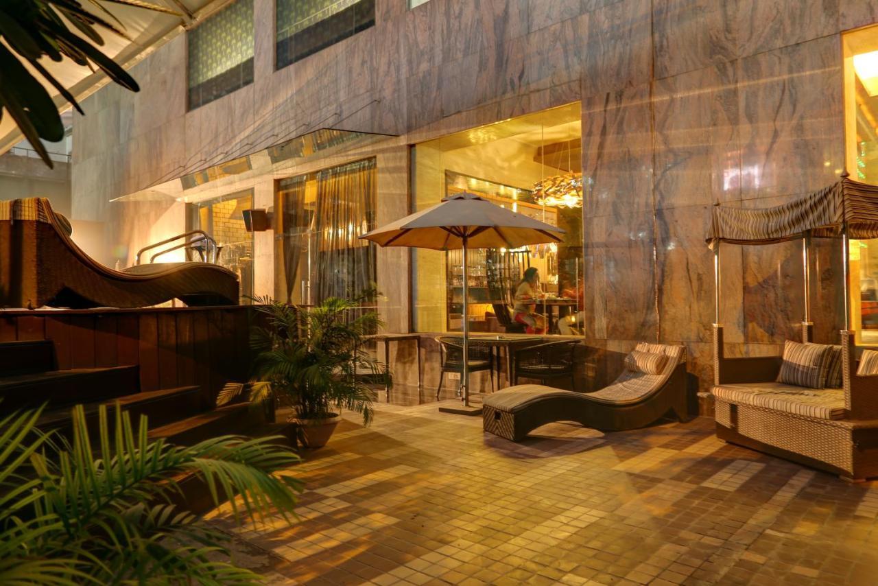 Mosaic Hotel, Нойда Екстер'єр фото