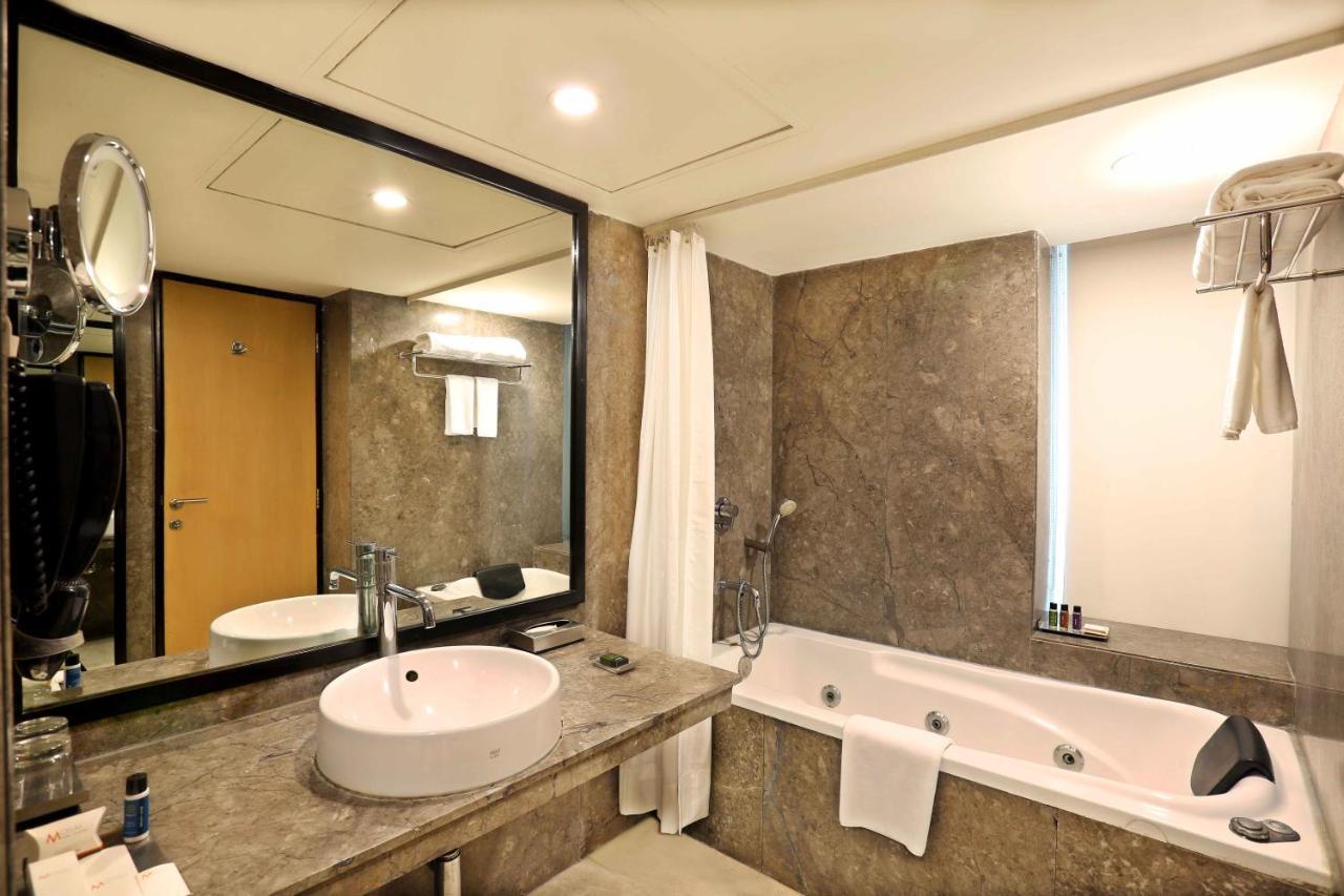 Mosaic Hotel, Нойда Екстер'єр фото