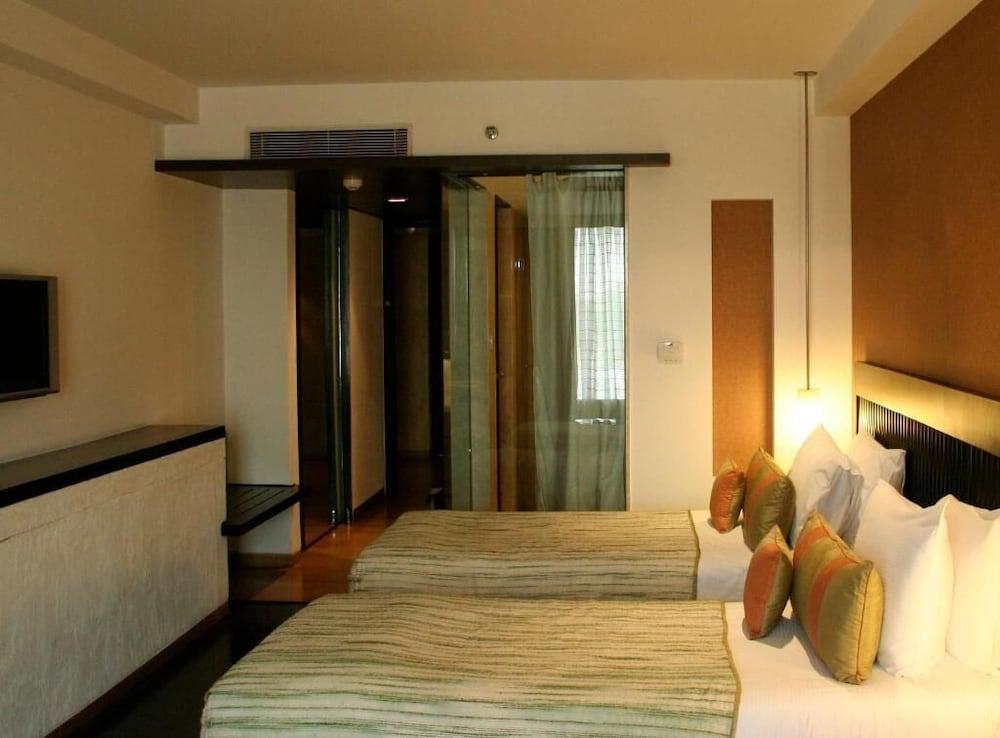Mosaic Hotel, Нойда Екстер'єр фото